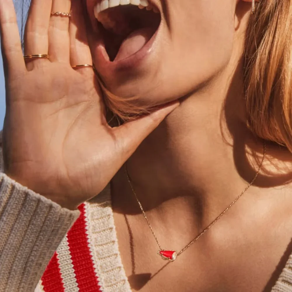 Kendra Scott Cheer Gold Short Pendant Necklace - Picture 7 of 8